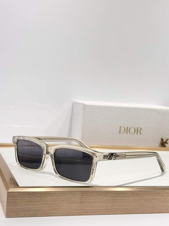 Picture of Dior Sunglasses _SKUfw75974703fw